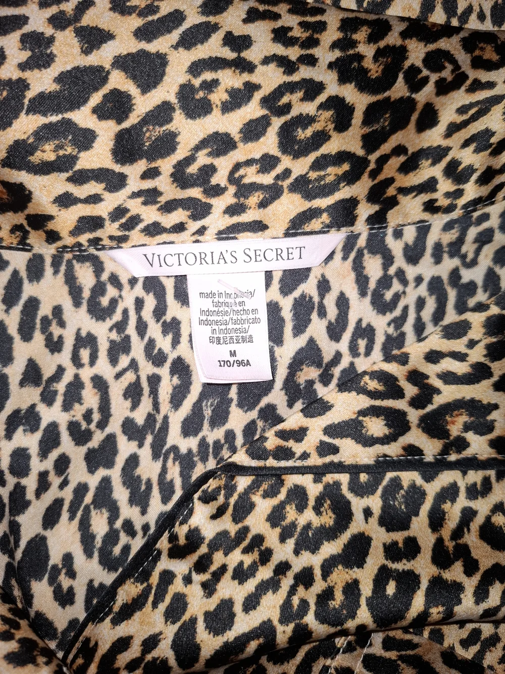 Victoria's Secret Leopard Print Satin Pajama Set Women's shorts M